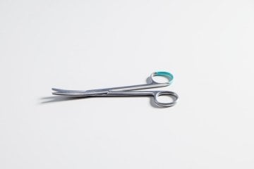 Mayo-Schere st/st gebogen (15,5 cm) (20 Stück) – Paul Hartmann