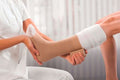 B. Braun Askina Kurzzugbinde Kompressionstherapie Stützend Entlastung – B. Braun