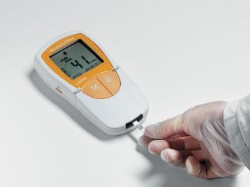 Roche Accutrend® Plus Blutanalysegerät – Roche