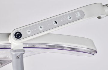 Derungs TRIANGO FOKUS 100-3 LED Klein-OP-Leuchte Mit Drei Farbtemperaturen – Derungs Licht